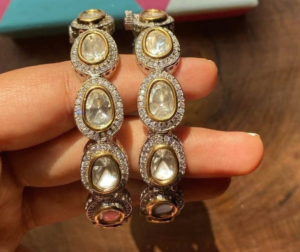 Read more about the article DAZZLING  GEMSTONE  BRACELET