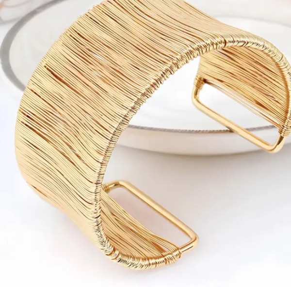 Golden Halo bracelet - Image 3
