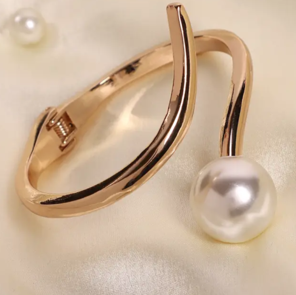 Pearl Fashion Bracelet - Image 4