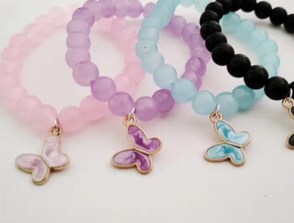 A chic accessory set for any occasion - Image 4